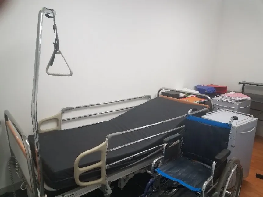 chambre-médicalisée.webp